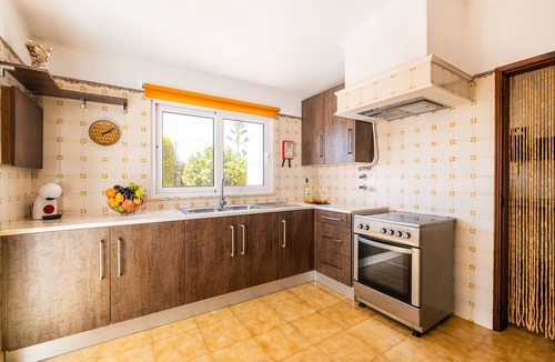 Monte Raposo Villa | Charming getaway w/pool & BBQ