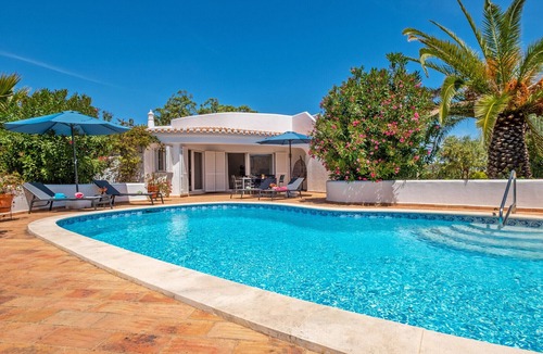 Monte Raposo Villa | Charming getaway w/pool & BBQ