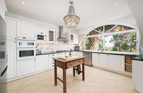 Vale Formoso Villa | Charming home with panoramic sea views, close to Aquashow, Airport & beaches