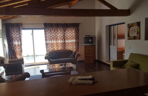 Burinhosa House | Charming House in Burinhosa, Pataias with Shared Pool