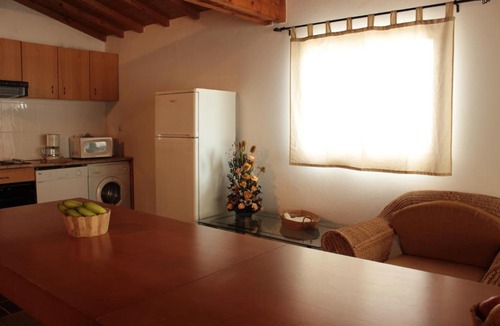Burinhosa House | Charming House in Burinhosa, Pataias with Shared Pool