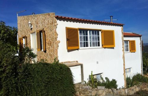 Serra da Pescaria House | Charming house in Nazaré with terrace and parking