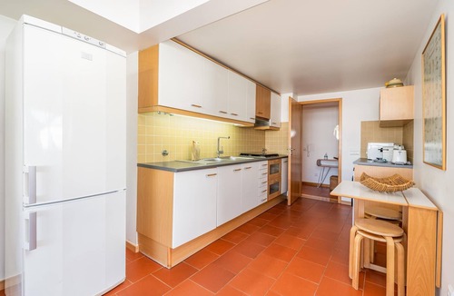 Telheiro Apartment | Charming Marina Apartment, Walk to Old Town