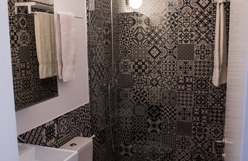 Albarraque House | Charming One-Bedroom Apartment with Patio - Near Sintra, Cascais, and Lisbon