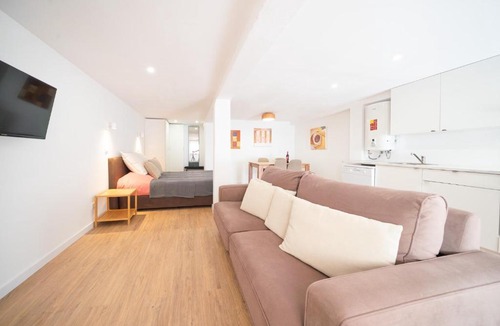 Mexilhoeira Grande Apartment | Charming Stays near Alvor Bay - DamasHome