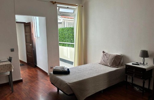 Se Apartment | Charming Studio in Funchal with a Lovely Terrace – 20 m²