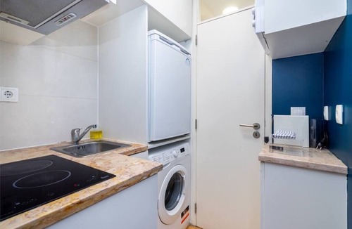 Santa Maria Maior Apartment | Charming Studio Steps from Martim Moniz
