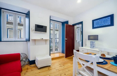 Santa Maria Maior Apartment | Charming Studio Steps from Martim Moniz