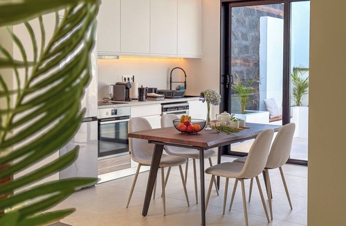 Porto Formoso House | Charming T2 Apartment in Porto Formoso — Comfort, Privacy & Garden