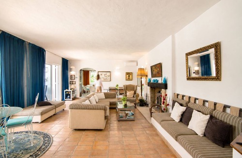 Branqueira House | Charming Villa in Quinta da Balaia w/private swimming-pool