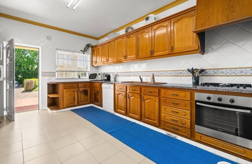 Alfarrobeira Apartment | Charming Villa with Pool & Garden in Vale da Lama