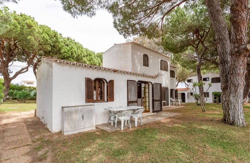 Aldeia das Acoteias Apartment | Charming Yellow Studio in Albufeira by Lovelystay