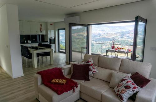 Resende House | Cherry Douro Hill