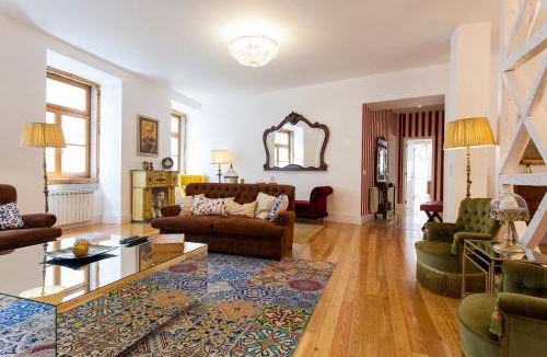 Misericordia Apartment | Chiado 4-Bedroom Flat