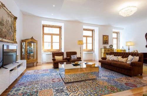 Misericordia Apartment | Chiado 4-Bedroom Flat