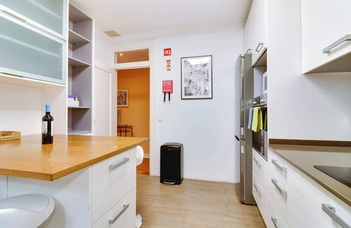 Encarnacao Apartment | Chiado | 4 Bedrooms + 2 Baths | Parking
