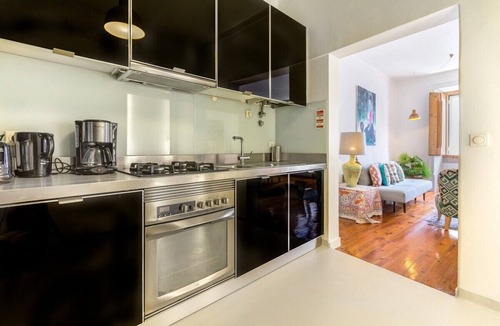 Martires Apartment | Chiado Central Apartment, the Heart of Lisbon