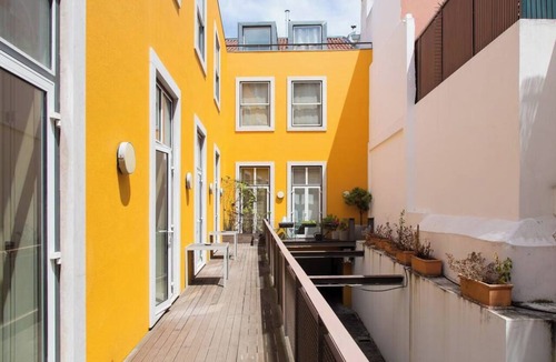 Encarnacao House | Chiado | Triplex 6 Bedrooms | Terrace + Parking