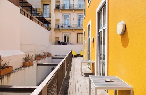 Encarnacao House | Chiado | Triplex 6 Bedrooms | Terrace + Parking