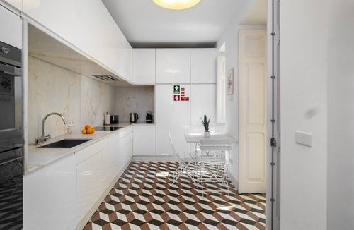 Santo Antonio Apartment | Classic Beauty & Modern Retreat in Rato