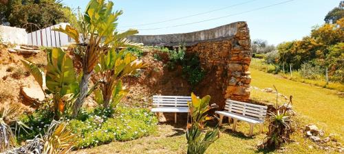 Albufeira Villa | Classic Countryside Cottage with Private Balcony - Casa 2