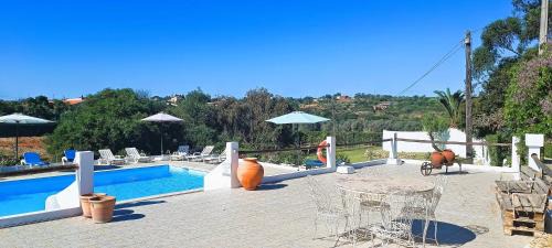 Albufeira Villa | Classic Countryside Cottage with Private Balcony - Casa 2