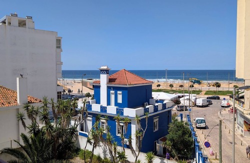 Costa de Caparica Apartment | Coastal Living by LovelyStay