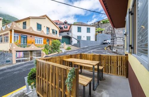 Porto Moniz Apartment | Cobalt