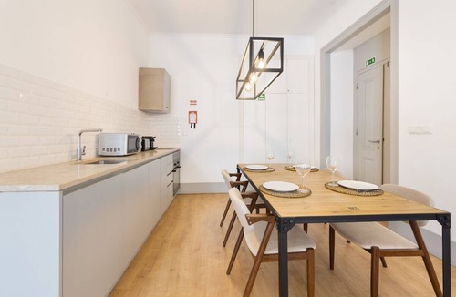 Santos Apartment | Colosseum Building - Apartment Gamma