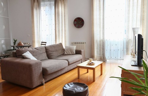 Penha de Franca Apartment | Comfort Apartment with Balcony by LovelyStay