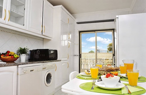 Oura Apartment | Comfortable apartment with pool in Albufeira