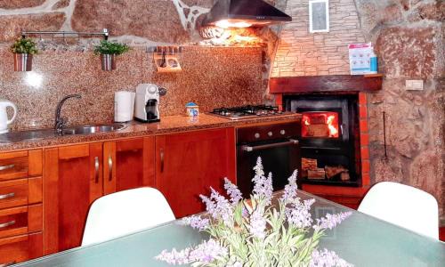 Lindoso House | Comfortable house in Lindoso, stunning mountain view