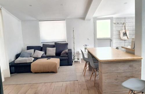 Santo Andre Apartment | Comfortable Studio in Santiago do Cacém, private pool, 65 m²