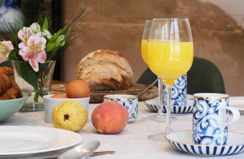 Penha de Franca House | Comfortable Town House in Quiet Area by LovelyStay
