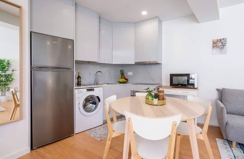 Paranhos Apartment | Comfy Sunny Flats | Prime Location by HostWise