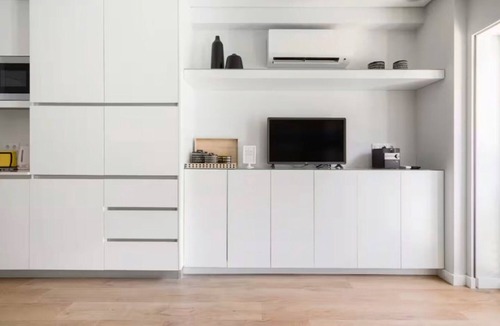 Santos Apartment | Contemporary Gem Studio in Lisbon’s Heart with Wi-Fi and Air Conditioning