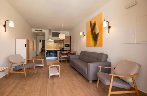 Luz Apartment | Convenient Location! Kitchen, Outdoor Pool, Pets Allowed, Free Parking!