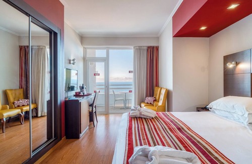 Sao Martinho Hotel | Convenient Stay! Balcony with Sea View, Swimming Pool & Spa, Free Parking!