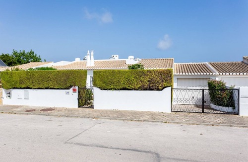 Funchal Ski Chalet | CoolHouses Algarve Lagos | Casa Evasion