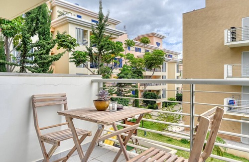 Sao Martinho Apartment | Costa do Sol, a Home in Madeira