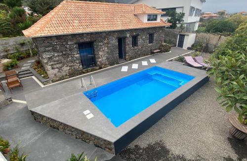 Ponta Delgada Ski Chalet | Cottage Quinze & Apartment with Swimming pool