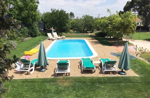 Cartaxo Cottage | Country Escape, Pool, BBQ, Pizza Oven & Games Barn