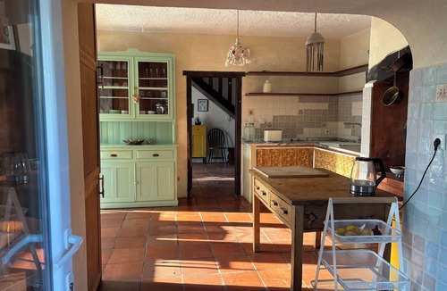 Loures Cottage | Country house near the city, peace and quiet, nature, a pool, and a spacious garden.