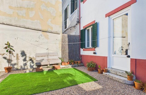 Cova da Piedade Apartment | Cozy 1BR w/AC & Shared Garden – Almada | By Airnest