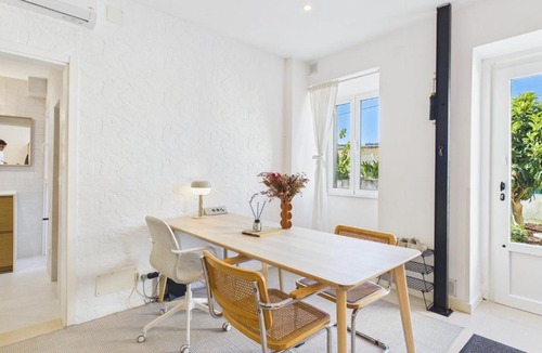 Cova da Piedade Apartment | Cozy 1BR w/AC & Shared Garden – Almada | By Airnest