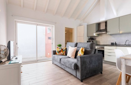 Eugaria House | Cozy 1BR with Patio Near Sintra by LovelyStay