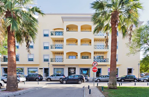 Faro City Centre Apartment | Cozy, 2 minute walk from the center