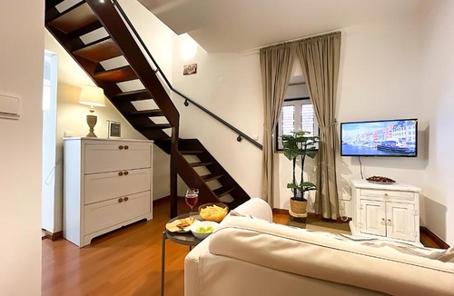 Linda-a-Velha Apartment | Cozy 3 Bedroom Apartment in Belem Lisbon 3 to 5 Guests