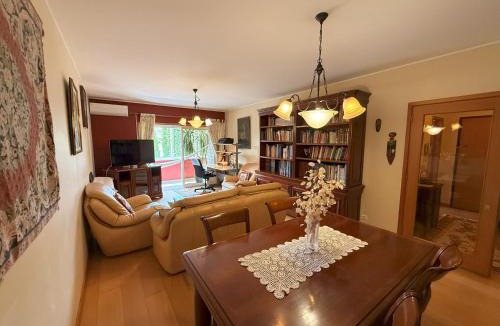 Portela Apartment | Cozy and Quiet Apartment near the Center