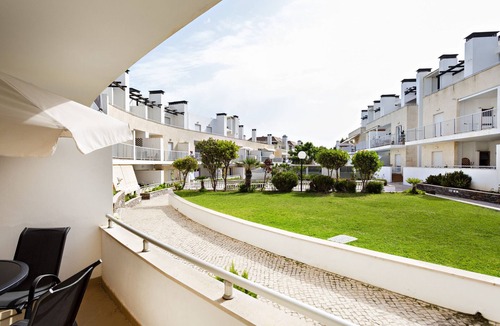 Santa Luzia Apartment | Cozy apartment, access to swimming pool, barbecue